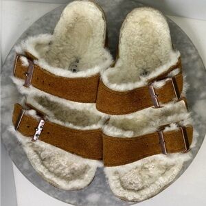 Birkenstock Tan Shearling Sandals 5 US.  EU36